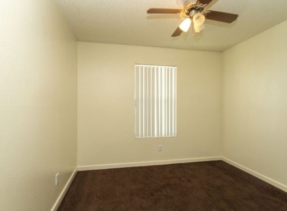 Colony Square Apartments - Bakersfield, CA