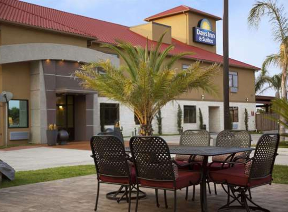 Days Inn & Suites by Wyndham Houston North Spring - Houston, TX