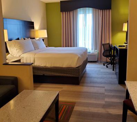 Holiday Inn Express & Suites Orlando - International Drive - Orlando, FL