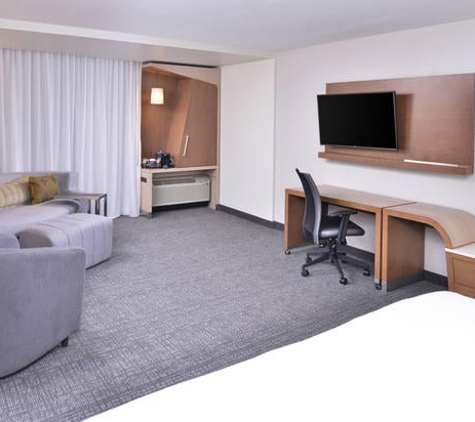 Courtyard by Marriott - Grove City, OH