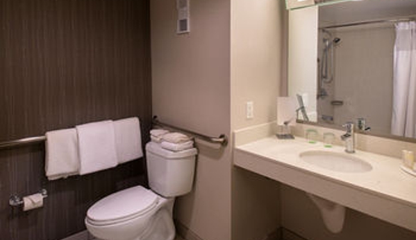 Courtyard by Marriott - Oxnard, CA