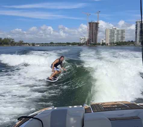 Gator Bait Wakeboard & Wakesurf School Of Miami LLC - Key Biscayne, FL