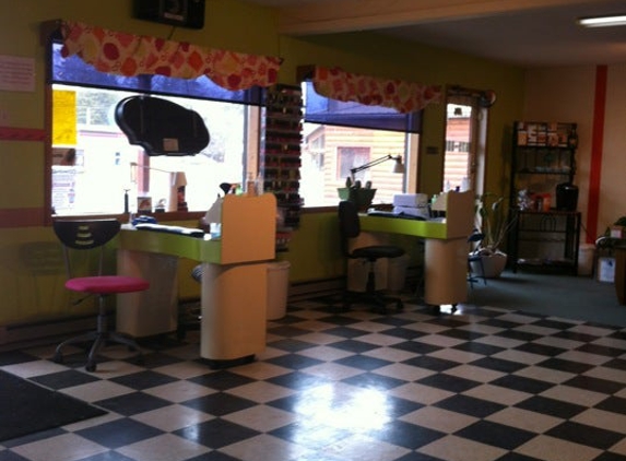 Flair For Hair - Hackensack, MN