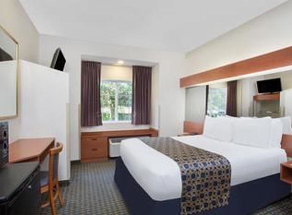 Microtel Inn & Suites by Wyndham Leesburg/Mt Dora - Leesburg, FL