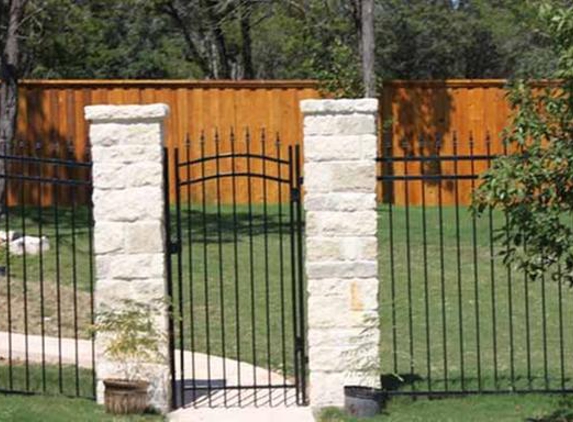 Shelton's Outback Fence - New Braunfels, TX