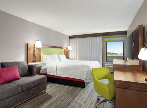 Hampton Inn - Brookfield, WI