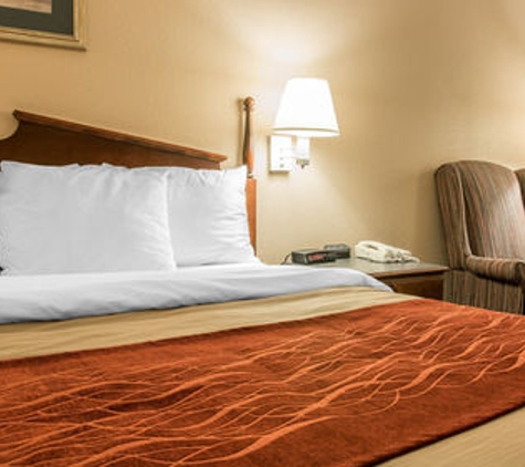 Baymont Inn & Suites - Belleville, MI