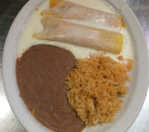 LA CABAÑA - Berryville, AR. Enchiladas with white sauce