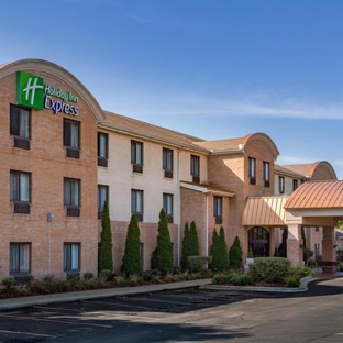 Holiday Inn Express & Suites Canton - Canton, MI