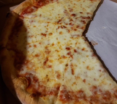 Italian Village Pizza & Beer - Downingtown, PA. Large plain pizza - 09/25/2020
#EXCELLENT!
#GreatPizza