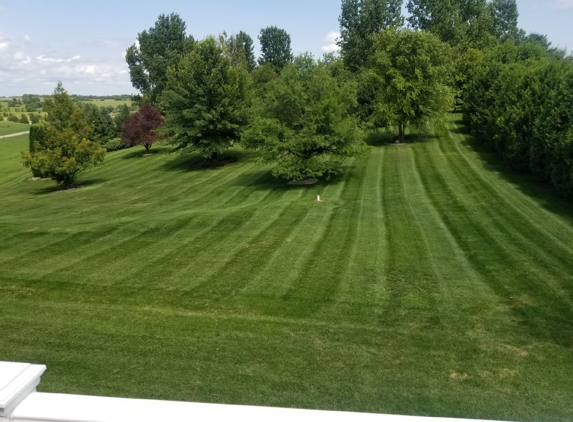 Richards Lawn Mowing LLC - Monroe, WI