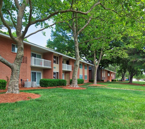 Pembroke Town Center Apartments - Virginia Beach, VA