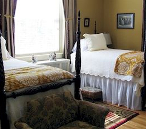 Hill Crest Bed & Breakfast - Clifton Forge, VA