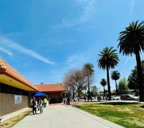 California Department of Motor Vehicles - DMV - Winnetka, CA