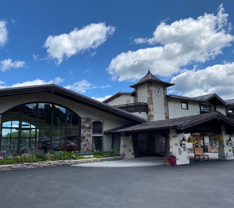 Golden Arrow Lakeside Resort - Lake Placid, NY