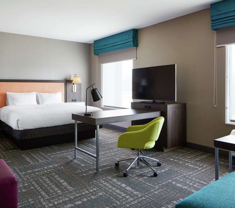 Hampton Inn & Suites Chicago/Waukegan - Waukegan, IL