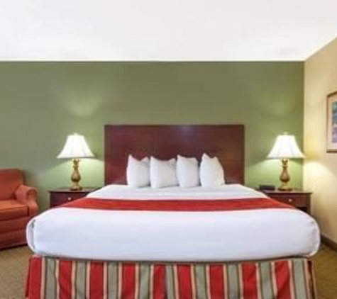 Baymont Inn & Suites - Evansville, IN