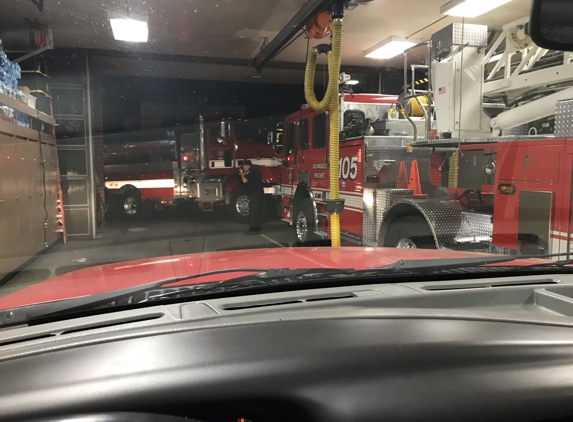 Los Angeles Fire Department Station 105 Woodland Hills - Woodland Hills, CA