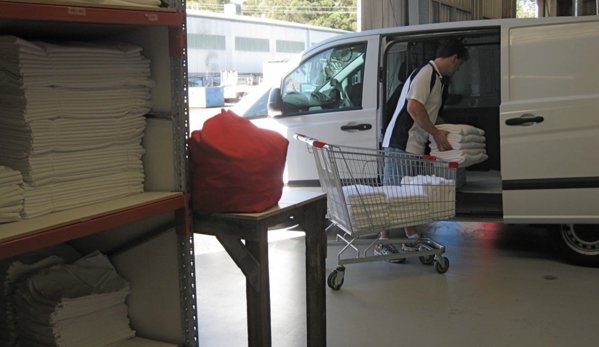 Ashmore Commercial Laundry - Carrara, QLD