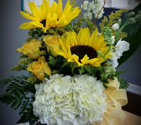 Southern Stems Flowers & Gifts - Diberville, MS