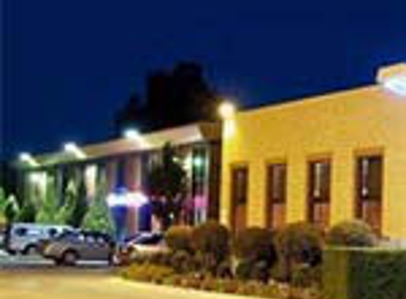 Club Laverton Motel & Licensed Club - Laverton, VIC