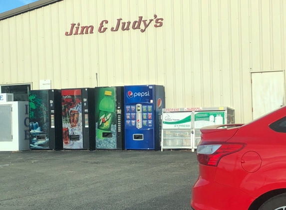 Jim & Judy's Food Market - Palmyra, WI