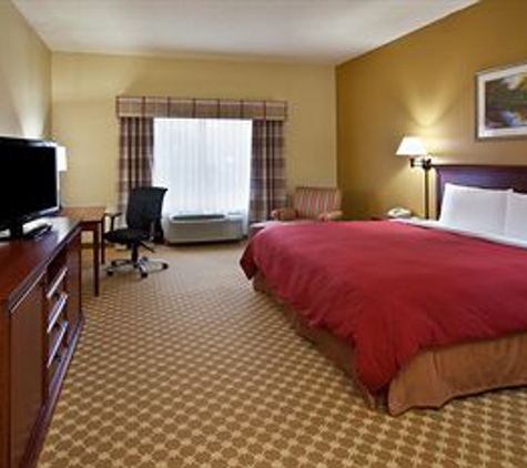 Holiday Inn Express & Suites Omaha - 120th and Maple - Omaha, NE