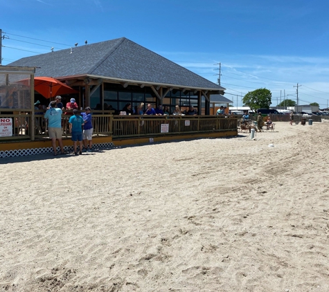 Docks Beach House - Port Clinton, OH