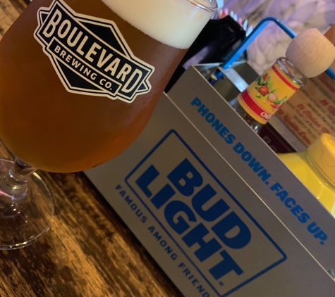 The Brew Top Pub & Patio - Kansas City, MO