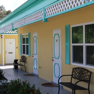 Englewood Bay Motel & Apartments - Englewood, FL