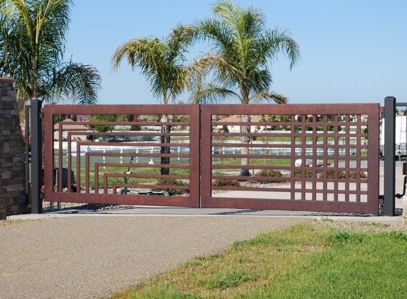 Cochranes Gates - Wilton, CA