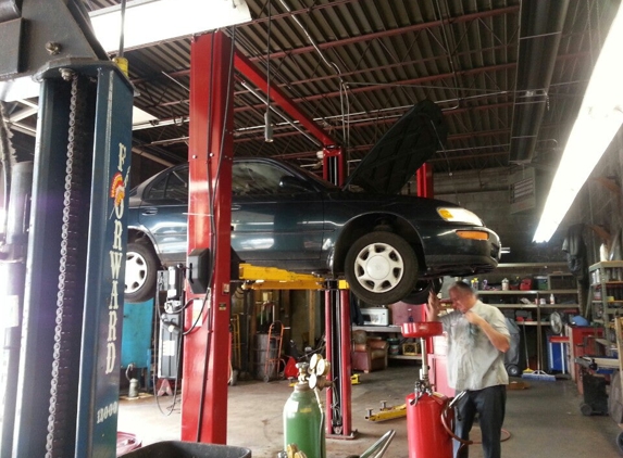 M & J Auto Repair - Saint Paul, MN