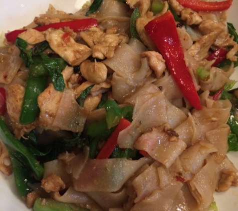 Abricott - Pasadena, CA. Drunken noodle