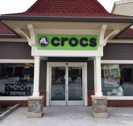 crocs store woodbury commons