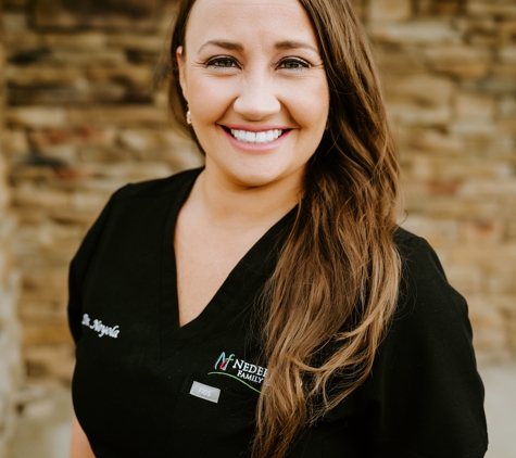 Nederland Family Dental: G. Whitney Gomez, DDS - Nederland, TX