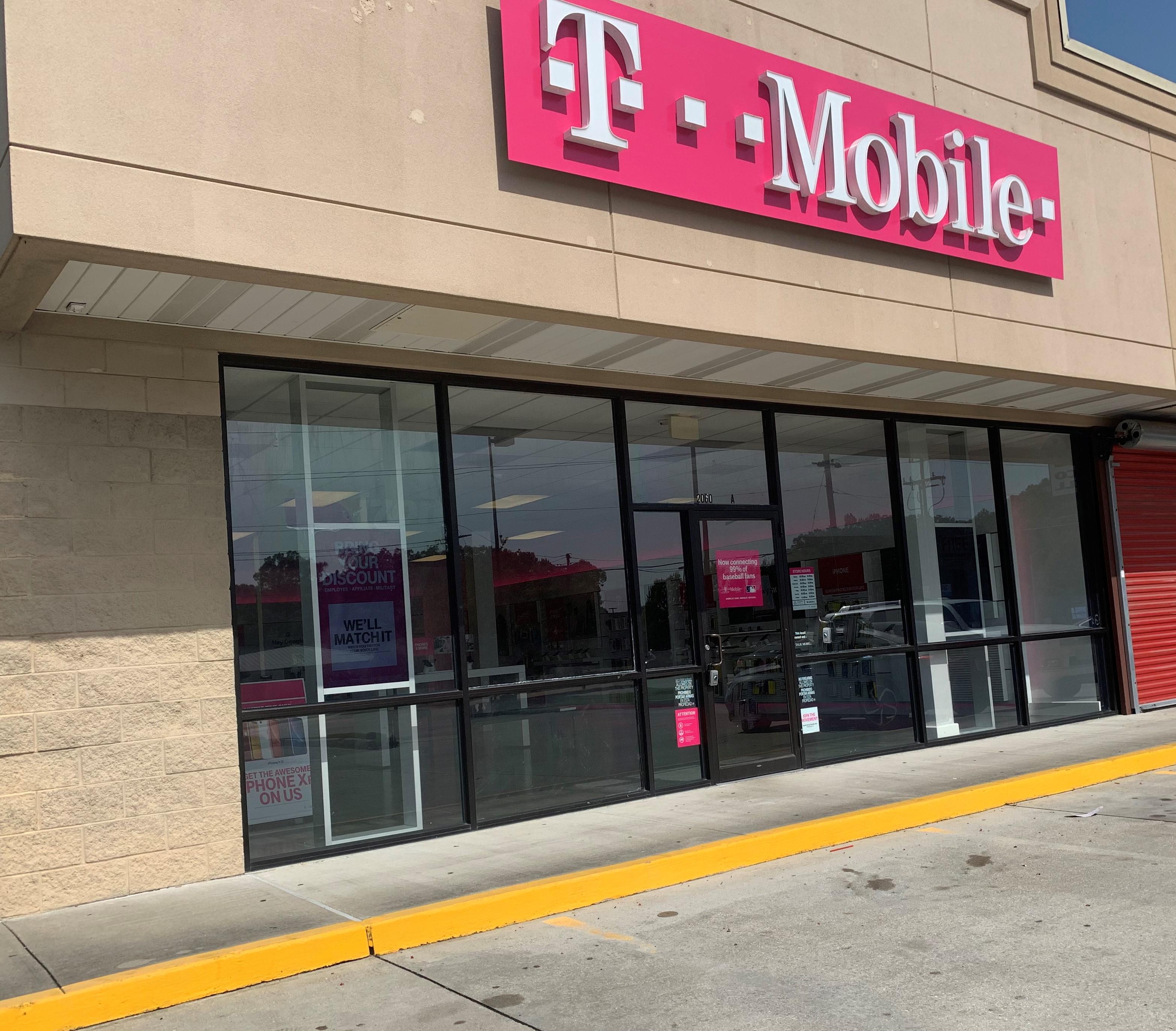 T-Mobile 2060 Oneal Ln, Baton Rouge, LA 70816 - YP.com