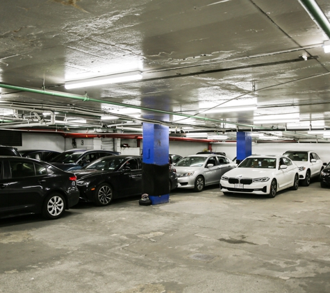 Centerpark East 47th Street Garage - New York, NY