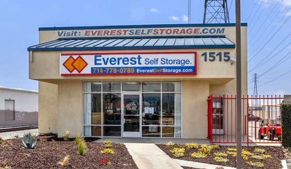 Everest Self Storage - Anaheim - Anaheim, CA