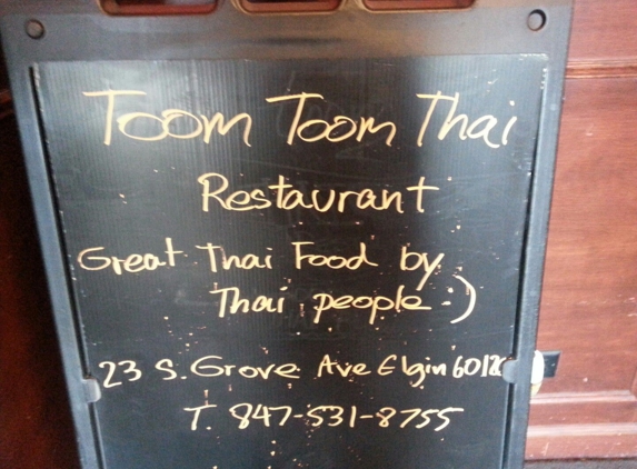 Toom Toom Thai Restaurant - Elgin, IL