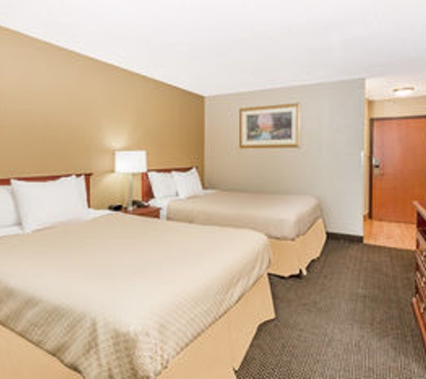 Days Inn by Wyndham West Des Moines - West Des Moines, IA