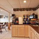 Super 8 by Wyndham Iron Mountain - Hotels