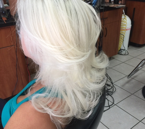 Rene Beauty Salon - Hialeah, FL