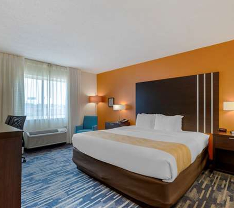 Quality Inn & Suites Keokuk North - Keokuk, IA