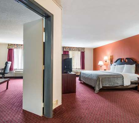 Econo Lodge - Chambersburg, PA