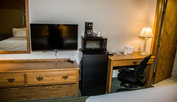 Baymont Inn & Suites - Fargo, ND