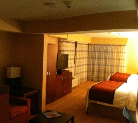 Courtyard by Marriott - Milwaukee, WI