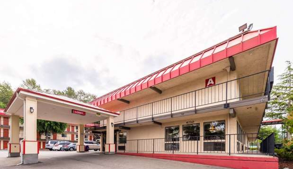 Econo Lodge - Renton, WA