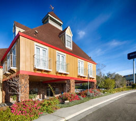 Red Lion Inn & Suites Auburn CA - Auburn, CA