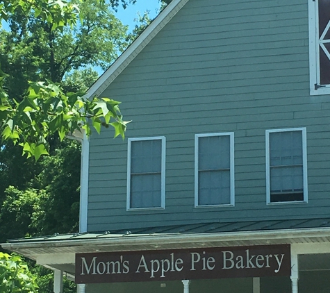 Mom's Apple Pie - Occoquan, VA