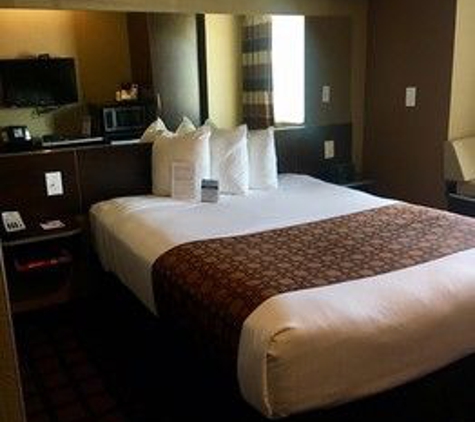 Microtel Inn & Suites by Wyndham Minot - Minot, ND